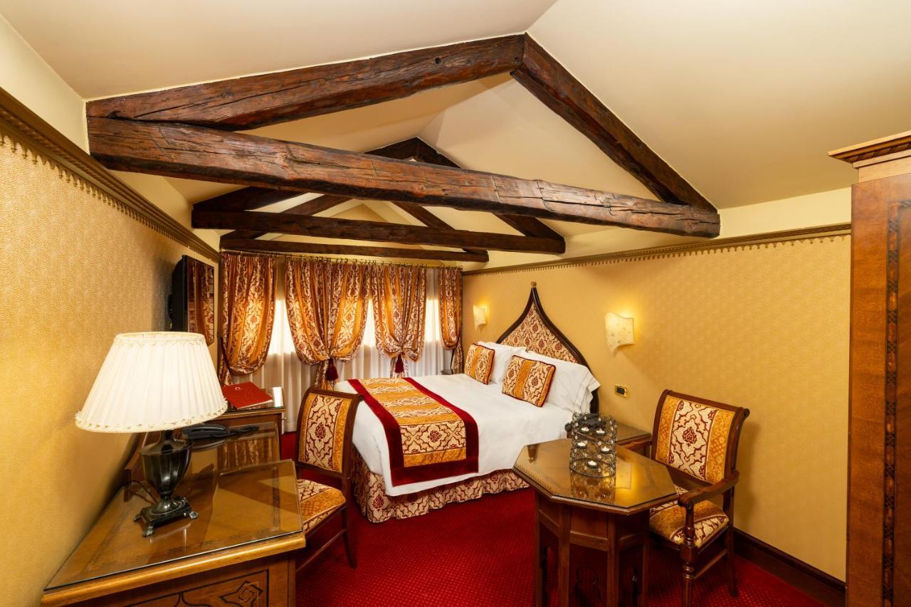 Ai Mori D'Oriente Hotel Venice Exterior photo