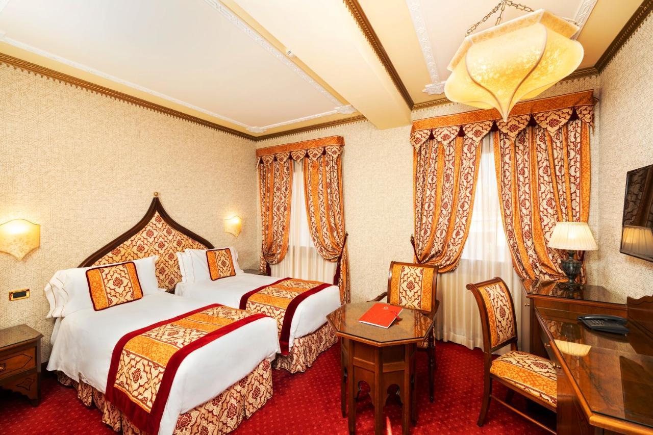 Ai Mori D'Oriente Hotel Venice Exterior photo
